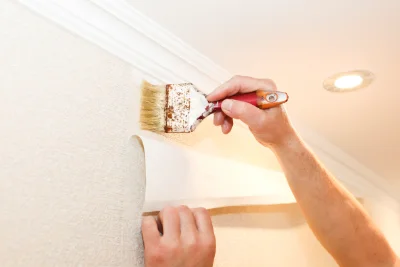 Pose de papier peint à la Tronche — revêtements muraux et toiles de verre